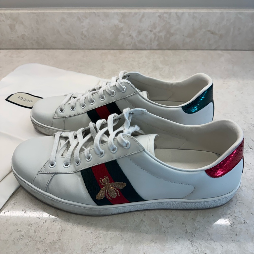 Gucci White Leather Sneakers with Red and Green Accents - Picture 4 of 7